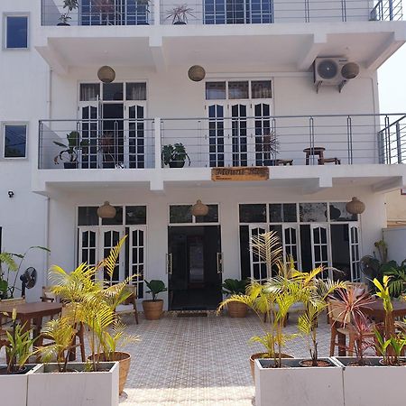 Mountbaylk Hotel Dehiwala-Mount Lavinia Eksteriør billede